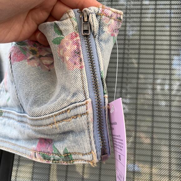 Wild Fable Women’s Denim Cropped-Top Size XS NWT - Picture 3 of 6